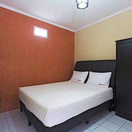 Reddoorz @ Pesanggrahan Mencil Exterior photo